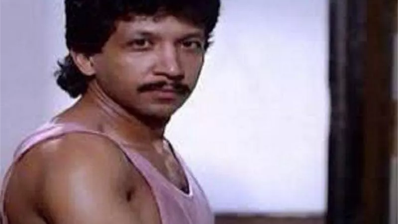 يوسف منصور يعود للأضواء بـ”العملة الصعبة”