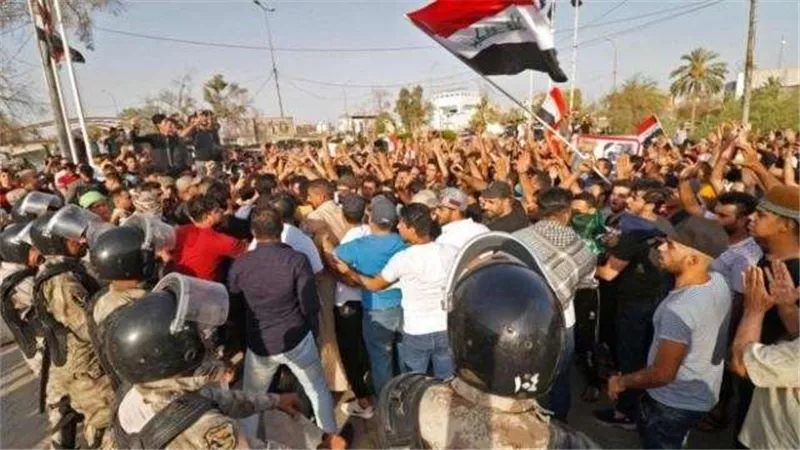 ارتفاع جرحى متظاهرو العراق إلى 10 مصابين