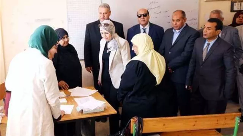 جامعة طنطا توقع الكشف الطبي على 1370 حالة بإحدى قرى سمنود