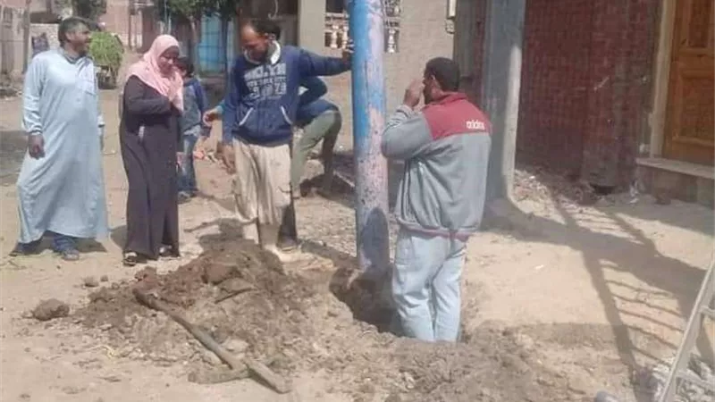 إحلال وتجديد كشافات الإنارة وأعمدة الكهرباء بمحافظة البحيرة