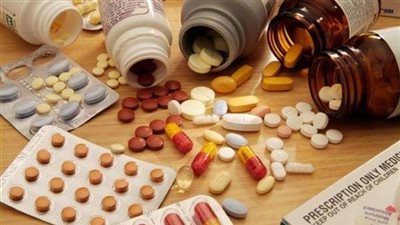 ضبط أدوية منتهية الصلاحية داخل صيدلية غير مُرخصة بمركز أبشواي بالفيوم