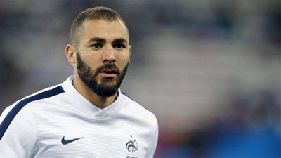 بنزيمة عن تصريحات أحد رؤساء الأندية الإيطالية: مغفل آخر يتحدث عني