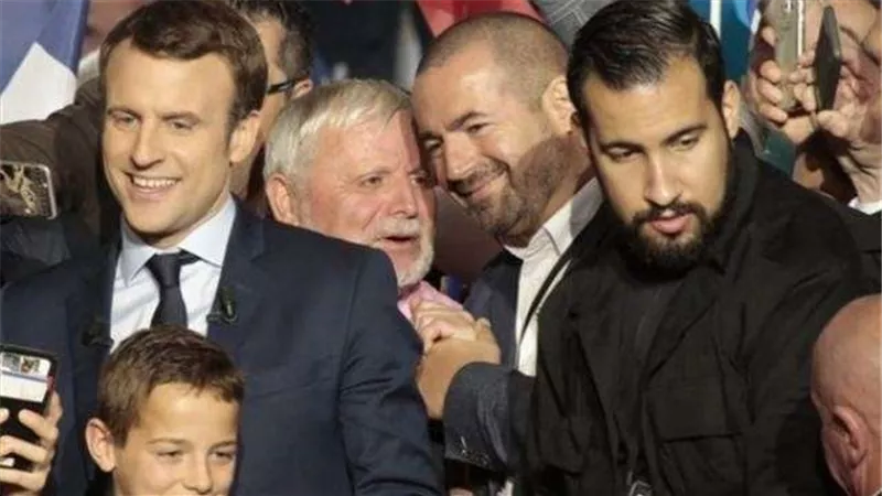 القبض على الحارس الشخصي للرئيس الفرنسي بعد اعتدائه على المتظاهرين
