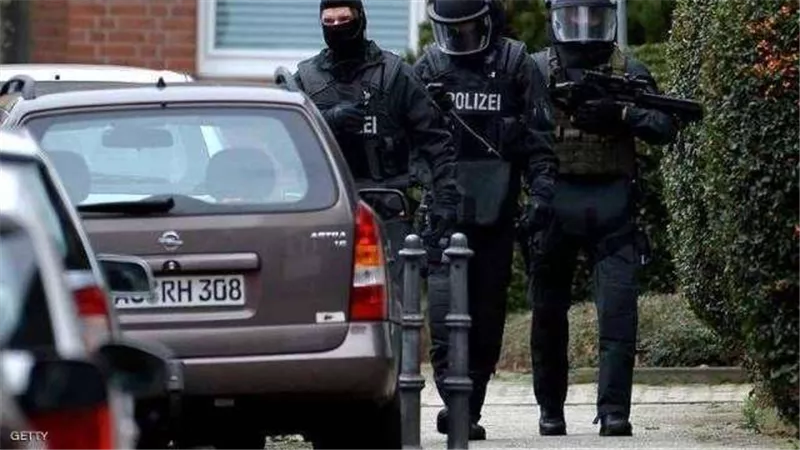 ألمانيا.. إصابة 14 شخصًا في هجوم بالسلاح الأبيض على حافلة