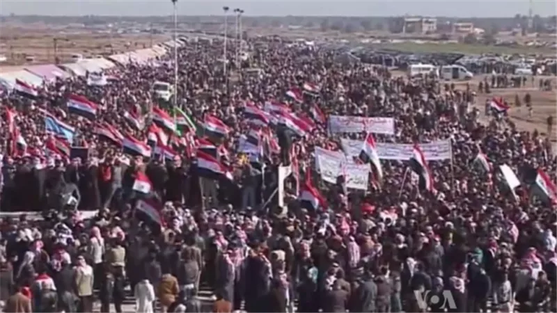 مصادر عراقية: المظاهرات تجددت مرة ثانية أمام مبنى محافظة البصرة