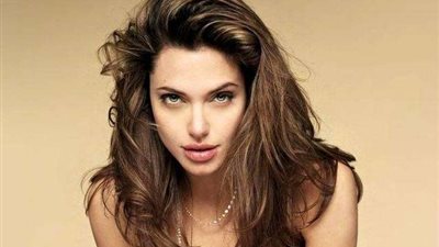 بعد تغيير شكلها ووزنها.. الوجه الحقيقي لمهووسة أنجلينا جولي (صور)