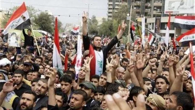 بالصور.. أهالي المسيب يقطعون طريق كربلاء في بغداد