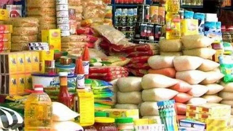 الغربية.. ضبط 36 ألف عبوة أطفال فاسدة و1.5 طن سلع تموينية قبل بيعها بالسوق السوداء