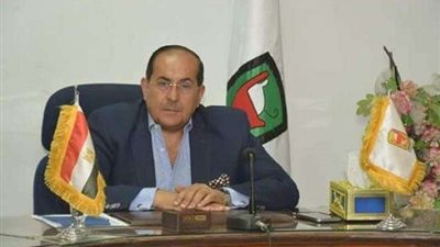 محافظ سوهاج يوجه بتذليل العقبات أمام إقامة المشروعات الكبرى
