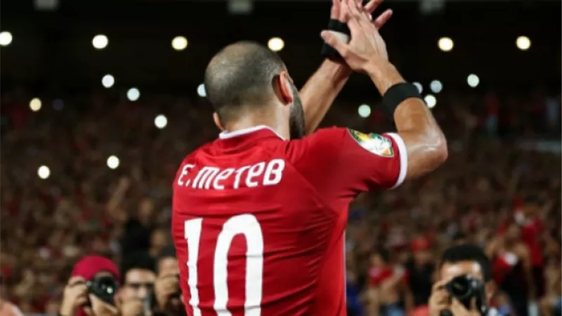هاشتاج «عماد متعب» يتصدر «تويتر» ومغردون: ليه مقولتش إن ده الحضن الآخير!