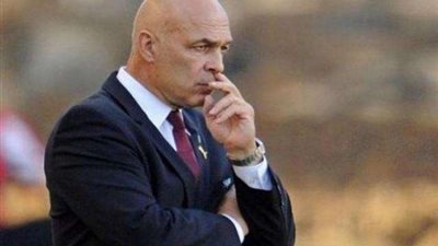 «جروس» يشرف عل مران حراس الزمالك وسط غياب «جنش»