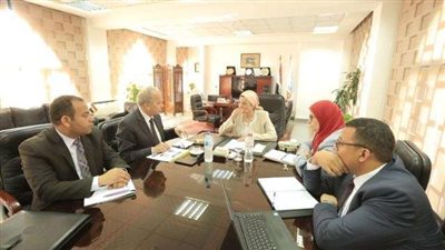 وزيرة البيئة تجتمع بمحافظ القليوبية لحل مشكلة «زرائب الخصوص»