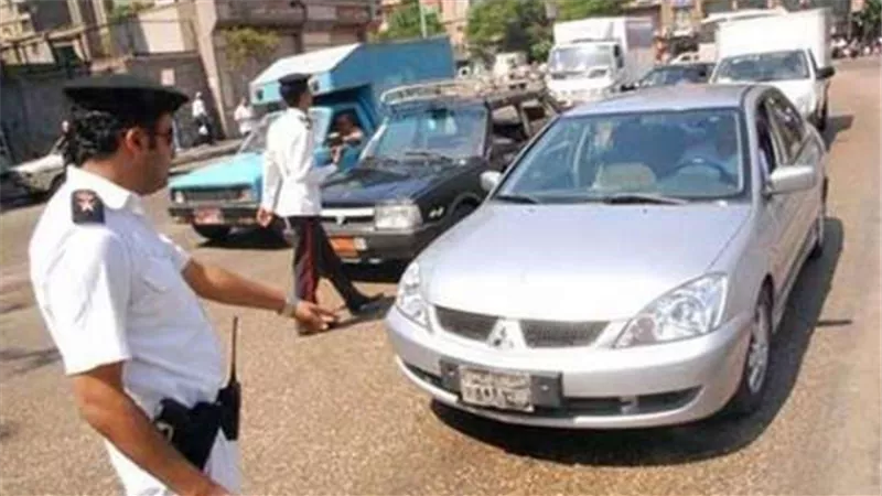 حملات مرورية بالجيزة لضبط المخالفين خلال 24 ساعة