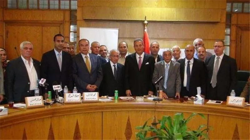 عصام فرج: مديونية المؤسسات القومية إشارات حمراء لها
