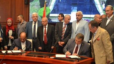 وزير القوي العامة يوقع برتوكول مع جمعيات المستثمرين