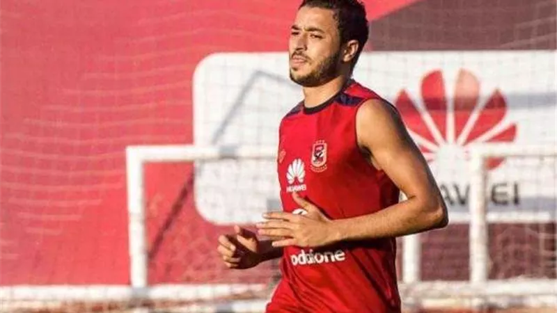«لعنة الإصابات» الأهلي يفتقد باسم على شهرًا
