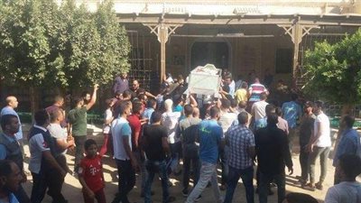 بالصور.. الآلاف يشيعون جنازة مسعف الإسماعيلية