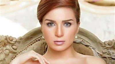 شاهد.. مي عز الدين فى إطلالة مثيرة أثناء الإجازة