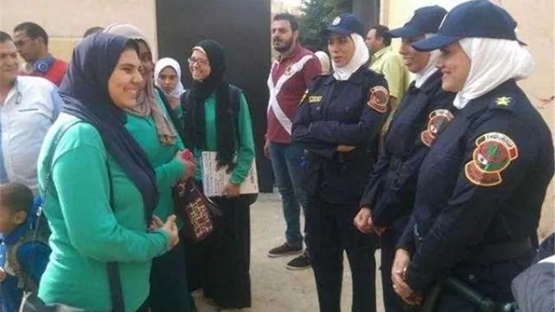 ضابطات الشرطة يوجهن رسالة طمأنة للفتيات قبل العيد.. (فيديو)