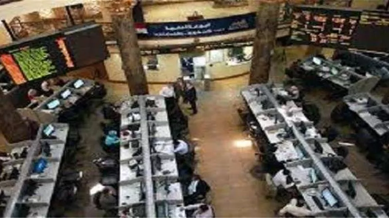«الأحمر» يكتسح البورصة المصرية في مستهل تعاملات اليوم