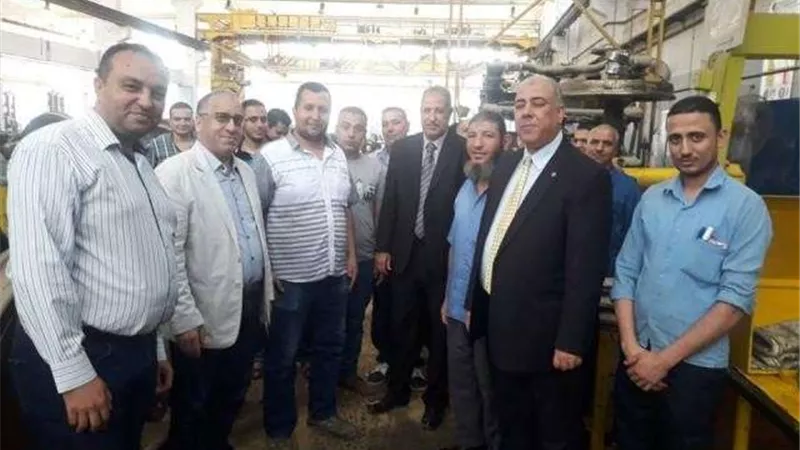 رئيس مترو الأنفاق والعضو المنتدب يتفقدان ورشة صيانة القطارات بطرة