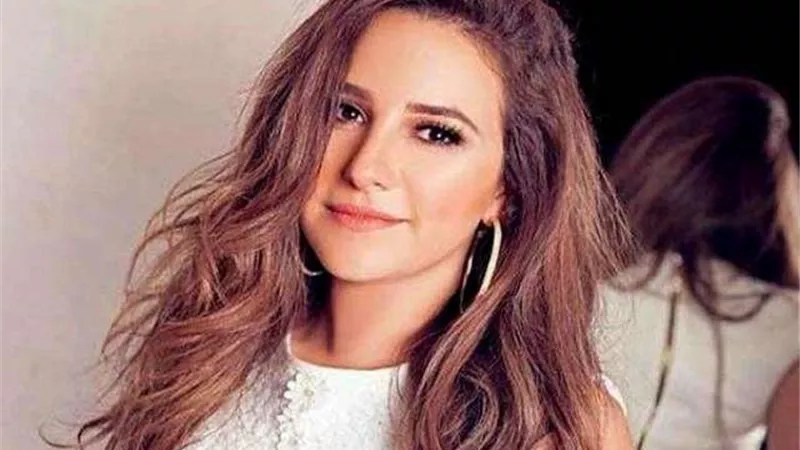 حسام داغر يكشف حقيقة صورته مع شيري عادل