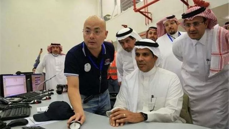 العامودي يتفقد استعدادات تصعيد الحجاج إلى عرفات