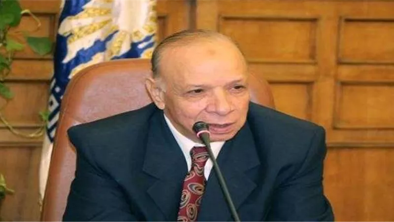 «التقاط الصور برفقة الزوار» .. الأبرز في زيارة محافظ القاهرة للحديقة الدولية