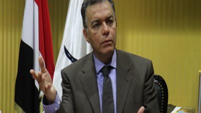 وزير النقل يتفقد عدد من مشروعات الطرق والكباري بالإسكندرية