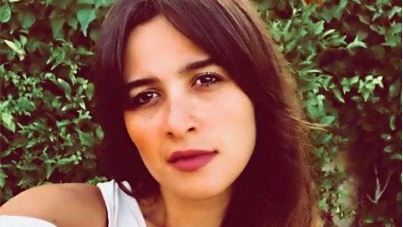 شاهد.. ياسيمن عبد العزيز بإطلالة جذابة