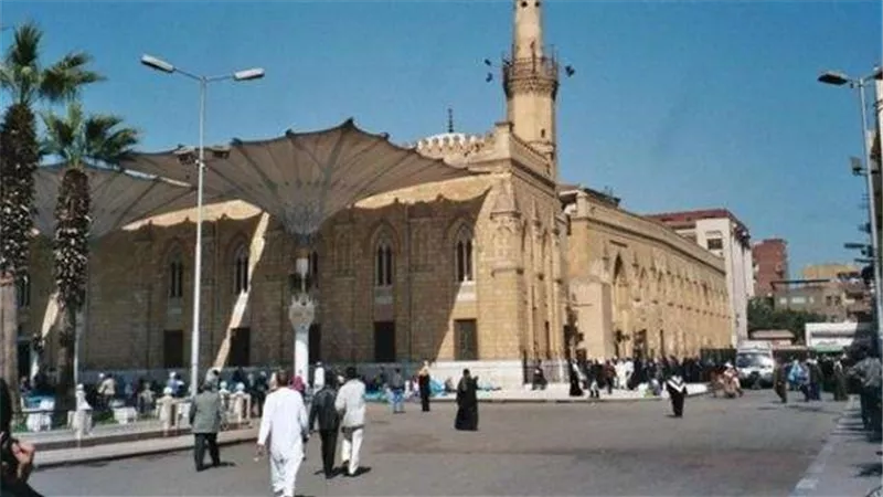 إنهاء ندب الشيخ إسماعيل عيسى أحد الأئمة المنتدبين لمسجد الحسين