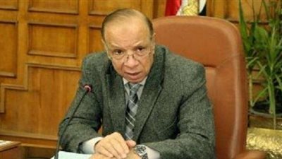 محافظ القاهرة يأمر بإزالة الإعلانات المشوهة لعقارات حي عابدين