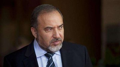 وزير الدفاع الإسرائيلي يكشف تفاصيل صفقة صواريخ خطيرة على الشرق الأوسط
