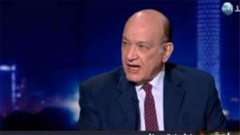 خبير اقتصادي: رئيس مصلحة الضرائب يفرض ”إتاوة” على أصحاب الشركات