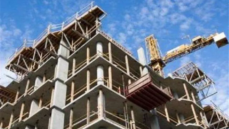القبض على موظفة إدارة هندسية لتزويرها مخالفات بناء