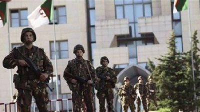 وزارة الدفاع الجزائرية تعلن كشف وتدمير مخابئ للإرهابين بالبلاد