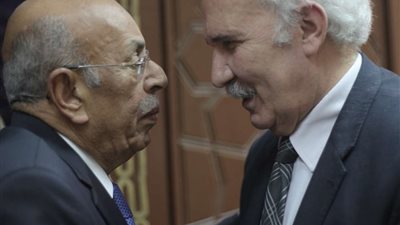 بالصور.. وزير التعليم العالي الأسبق يحضر عزاء الكاتب الصحفي نبيل زكي