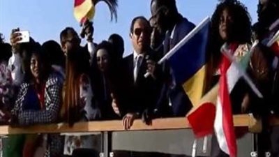 السيسي يصل إلى مقر احتفالية الملتقي الشباب العربي الأفريقي