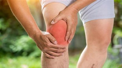 بدون أدوية.. تخلص من ألم الركبة بهذه الخلطة السحرية