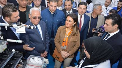 وزيرة الاستثمار تفتتح مصنعين باستثمارات 200 مليون دولار في بورسعيد