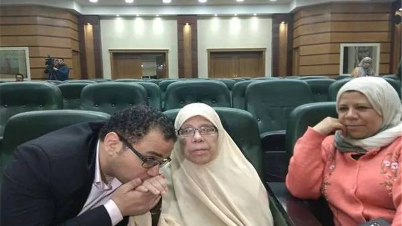 الأم المثالية الأولى بالقاهرة: كرست حياتي لأبنائي رغم الصعوبات