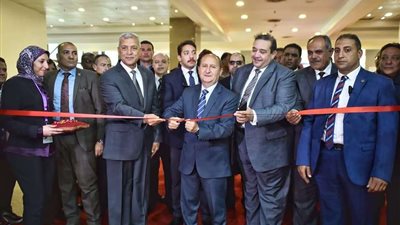 بالصور.. انطلاق معرض القاهرة الدولي بحضور وزير الصناعة