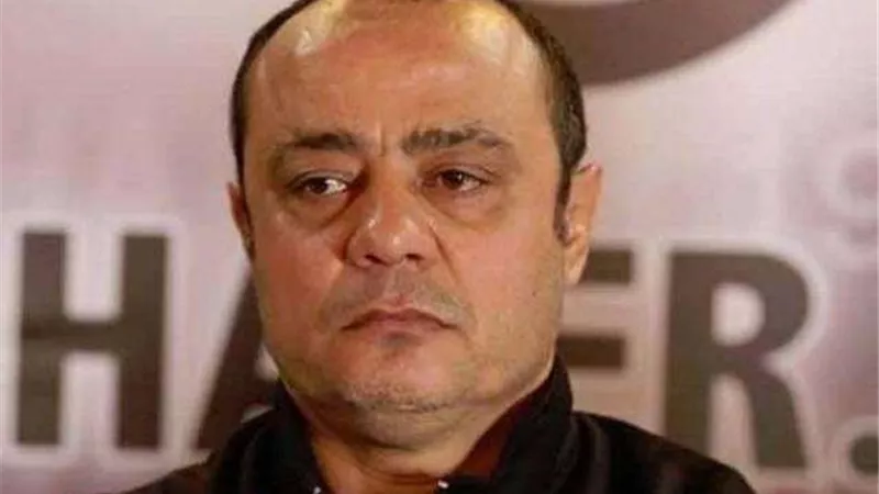 لاعبي بتروجت يحتفلون بعيد ميلاد المدرب الفني طارق يحي...