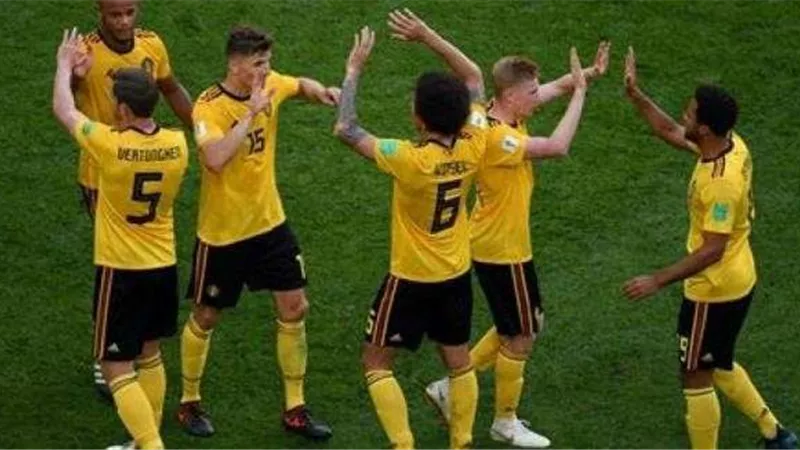بلجيكا تخطف إيسلندا بهدفين في الشوط الأول