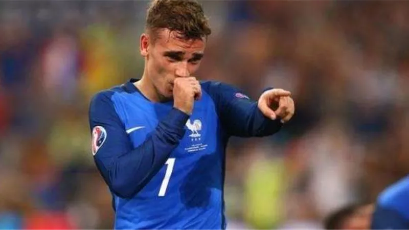 جريزمان: أزعجني عدم تواجد أي لاعب فرنسي بجوائز الفيفا