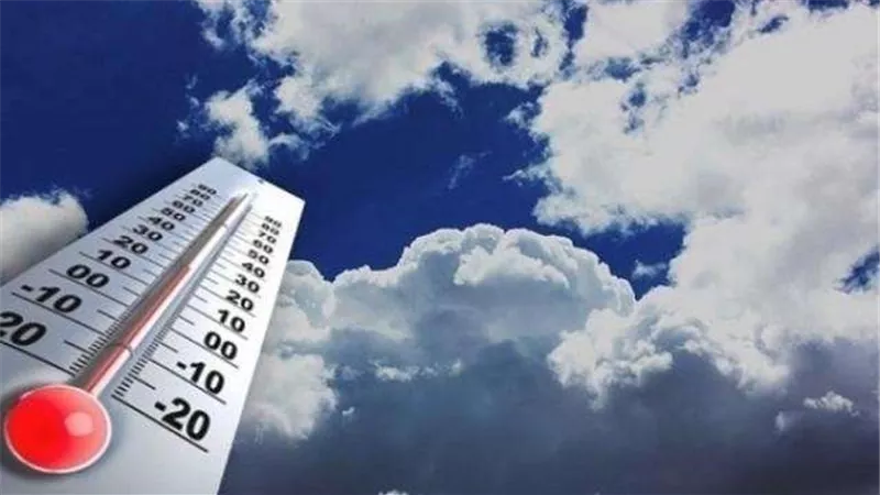 انخفاضًا طفيفًا في درجات الحرارة على السواحل