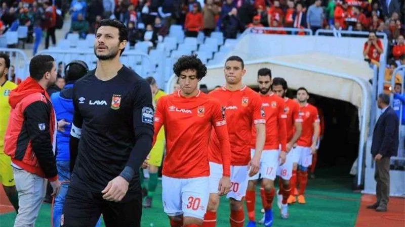 الأهلي يخطف صفقة الموسم ويوقع مع خليفة  