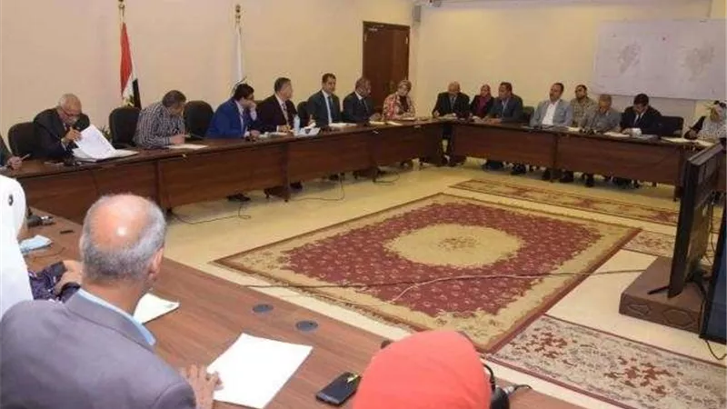 محافظ بنى سويف يوجه بتشغيل مشروعات الصرف