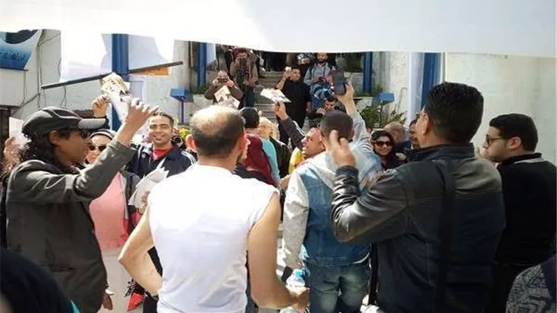 بالصور.. هتافات مؤيدة لأشرف زكي وإيهاب فهمي بانتخابات 