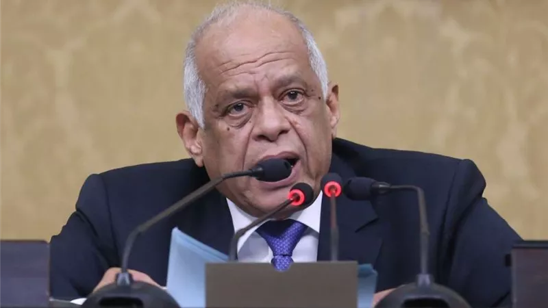 عبد العال: نُحيي السيسي على قرار سحب استشكال حكم علاوات المعاشات